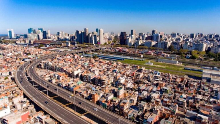 17 Millones de Personas Habitan Menos del 1% del País