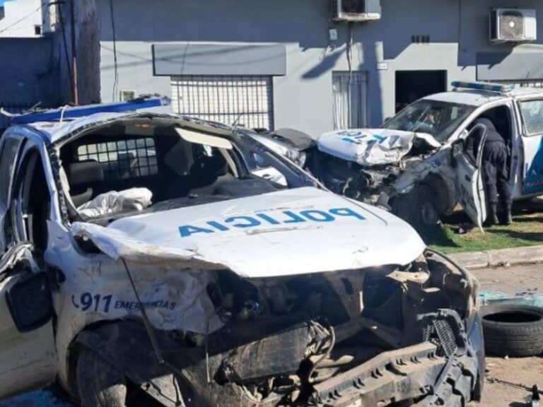 Accidente entre patrulleros durante persecución deja cuatro policías heridos
