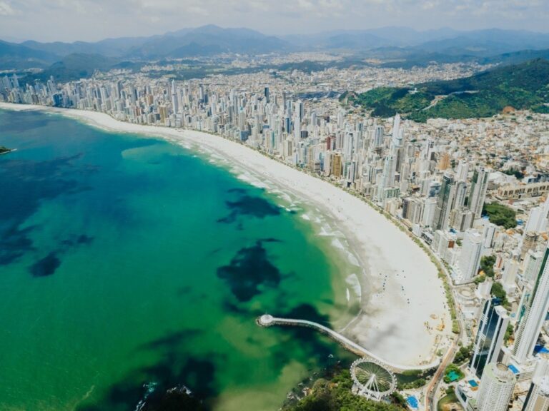 Descubre Balneario Camboriú: Actividades Imperdibles más Allá de sus Playas