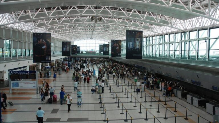 Ofertas de Pasajes y Nuevas Funciones en Apps de Aerolíneas que Arriban al País