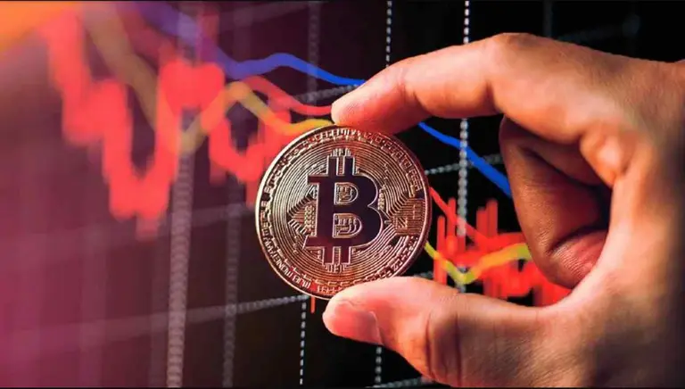 Ocho años en la cima: el reinado de Bitcoin deja un tendal de proyectos en el camino