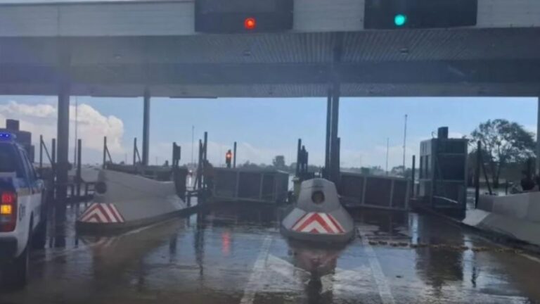 Temporal en Córdoba: Un fallecido, árboles y postes caídos, y autos destrozados por granizo