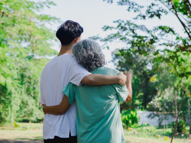 ¿Realmente existe el ‘hijo preferido’? Expertos lo analizan