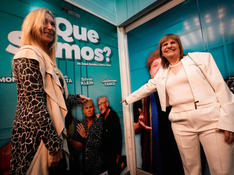 Karina Milei y Patricia Bullrich aplauden el estreno de la obra de Guillermo Yanco, pareja de la senadora