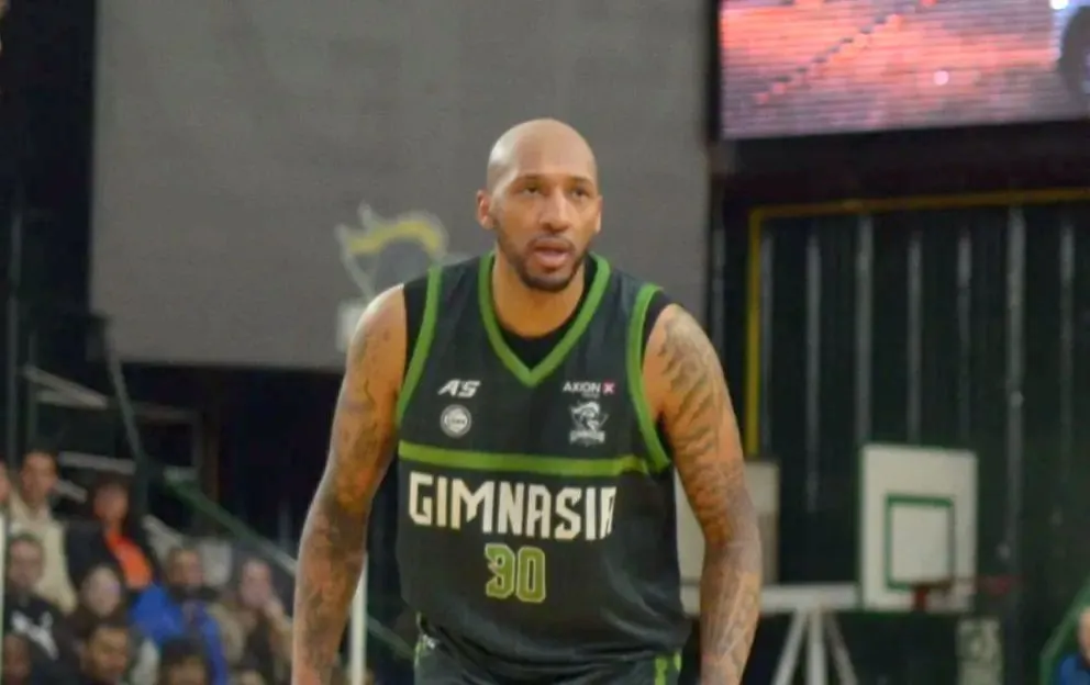 Kenneth Horton en su debut con Gimnasia