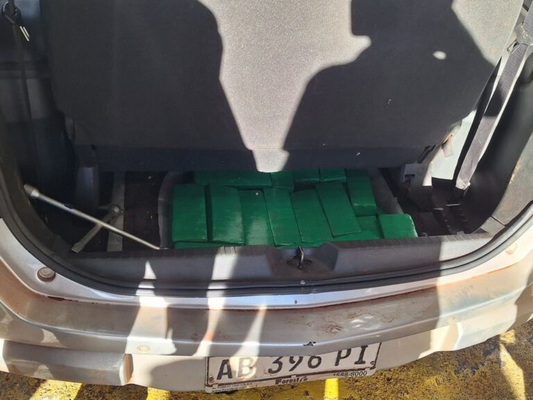 Intentos de contrabando: Valija en Ezeiza y auto en Misiones