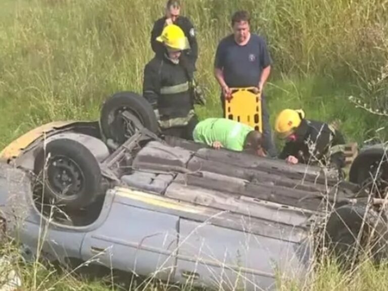 Volcó su auto y quedó atrapado 9 horas: ‘Nunca me desesperé’