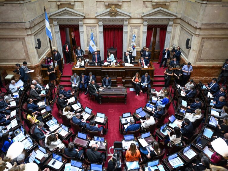 Los Destinos de los Viajeros: ¿Quiénes Salieron del País en 2025?