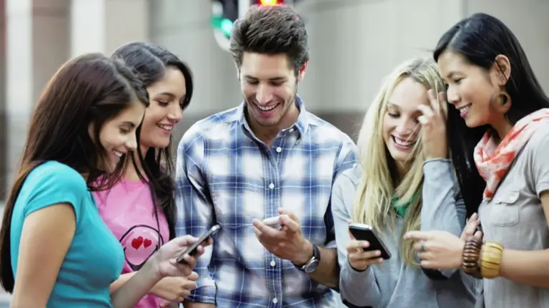 Nuevas herramientas en WhatsApp para transformar los chats grupales