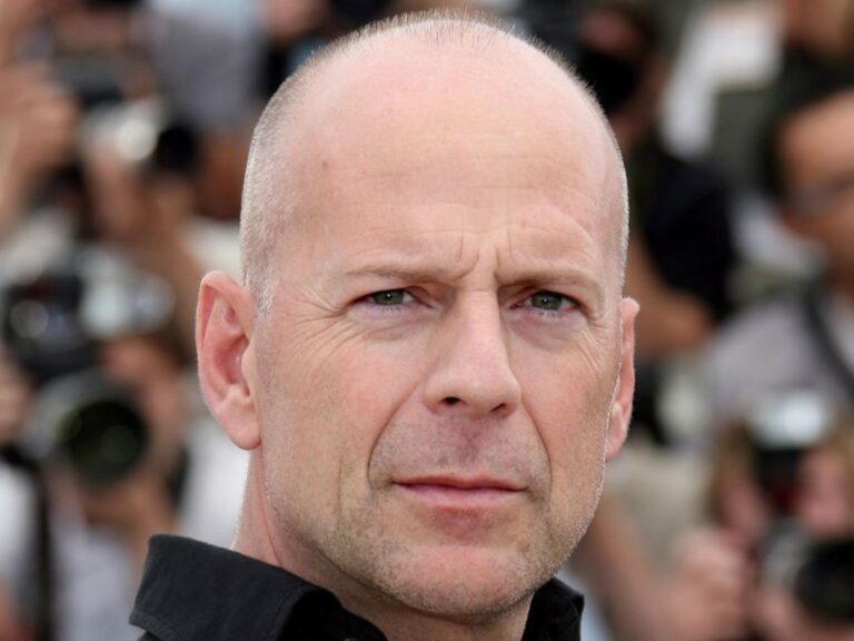Bruce Willis vive con demencia, pero aún reconoce a su familia