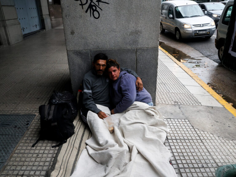 Seis Meses en la Calle: El Impactante Relato de una Pareja en Buenos Aires