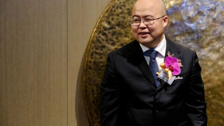 MiniMax: El unicornio chino de IA se dispara más del 100% en su debut en Hong Kong