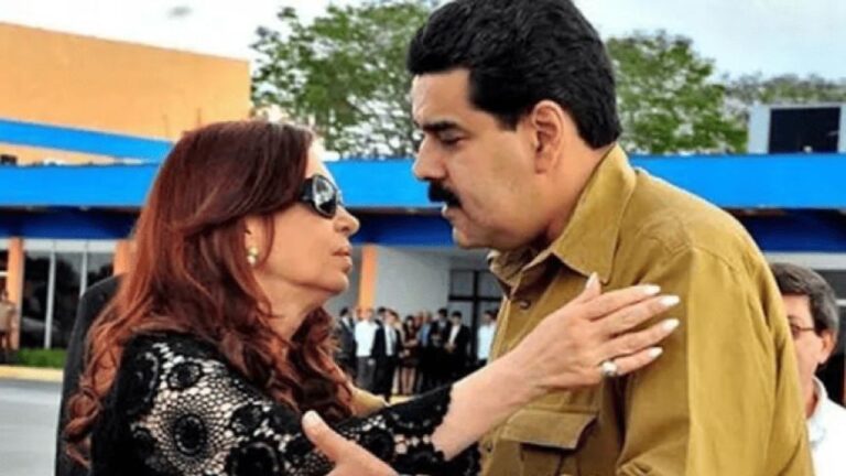 Momento Controversial: Cristina Kirchner Le Entrega la Orden del Libertador San Martín a Maduro