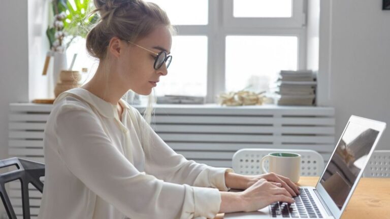 Guía para Crear un Currículum Sin Experiencia y Brillar en tu Primer Empleo