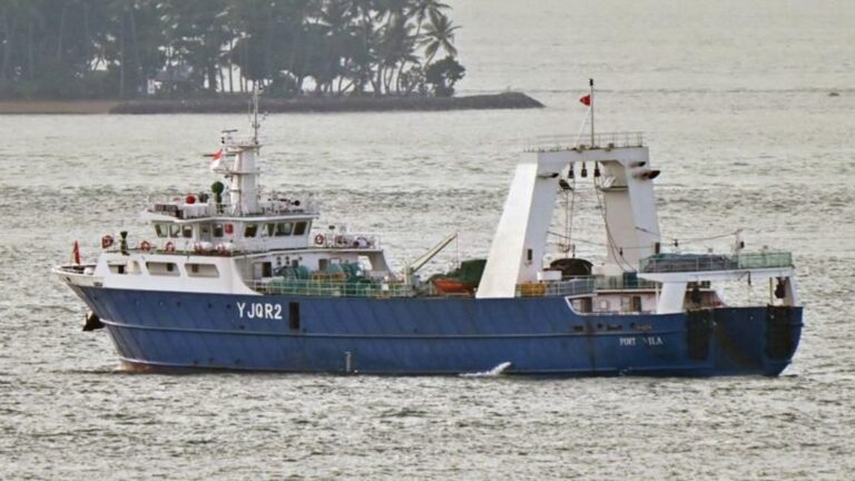 Prefectura identifica buque pesquero extranjero en aguas argentinas