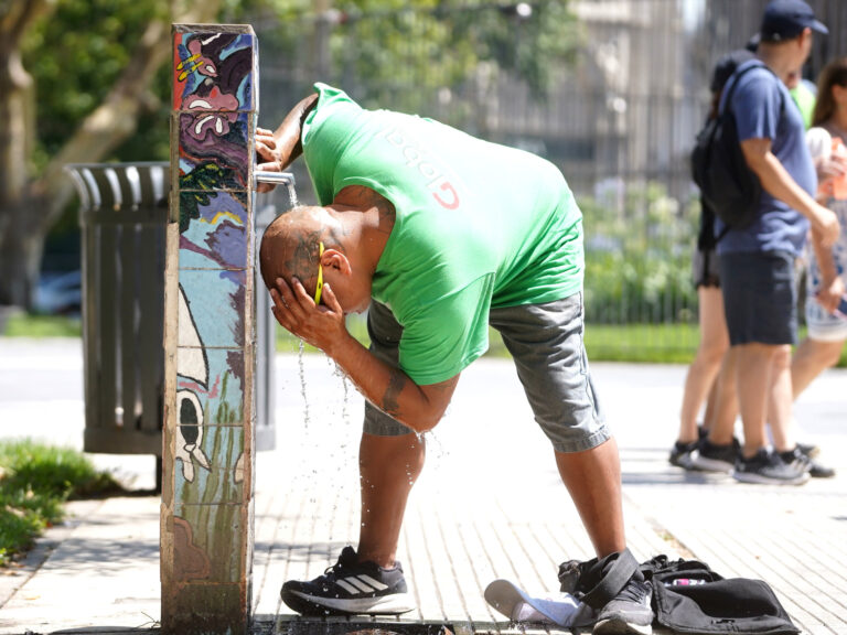 Medio País en Alerta Amarilla por Calor Extremo este Fin de Semana