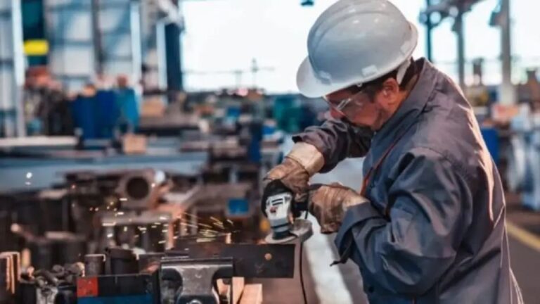 La industria alcanza su mínimo desde marzo: empresas alertan sobre márgenes en crisis para sobrevivir