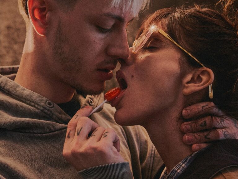 «TILF»: La Nueva Serie de Olga con Gimena Accardi y Seven Kayne ¡No Te la Pierdas!