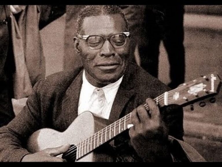 Howlin’ Wolf: El audaz blusero que conquistó al mundo tras una infancia difícil y con el respaldo de los Rolling Stones