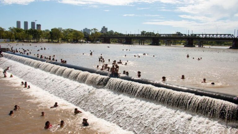 Río Cuarto da inicio al Operativo de Verano con inflado de gomones en el azud