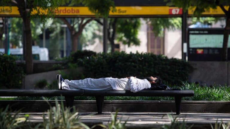 Récord Histórico de Personas Sin Hogar