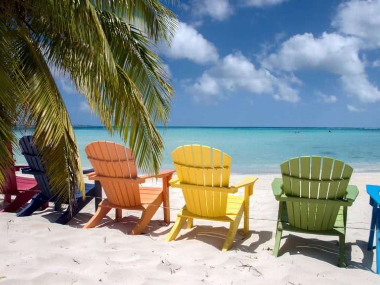 Descubre Paraísos: Playas, Cuevas, Snorkel y Compras con Aloe Vera