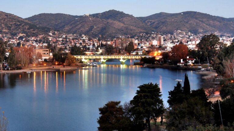 Carnaval 2026: Los Destinos Favoritos de los Argentinos y el Papel de Villa Carlos Paz
