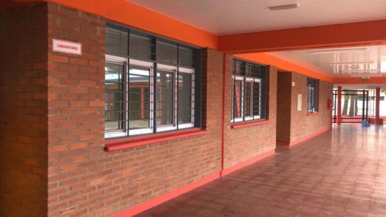 Misiones: Gobierno destina $1.150 millones para mejorar escuelas antes del inicio de clases
