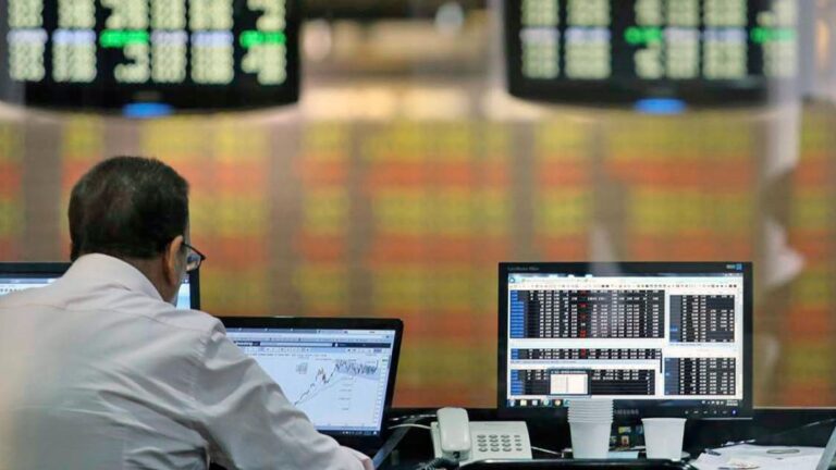 Wall Street impulsa activos argentinos: Riesgo país se estabiliza cerca de 500 pb