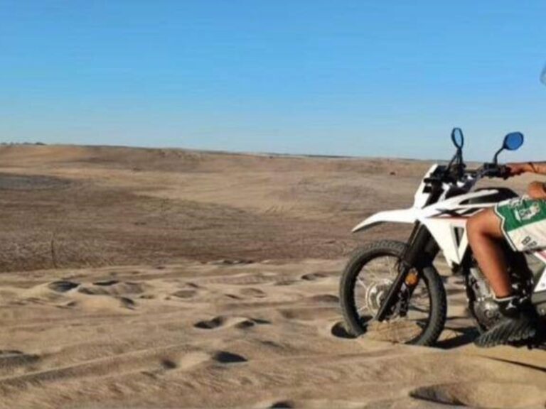 Tragedia en las dunas: joven de 28 años muere al caer con su moto en un médano cortado