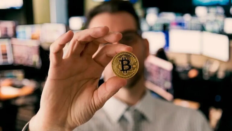 Bitcoin a $81,000: ¿Invertir ahora o esperar? 3 escenarios clave