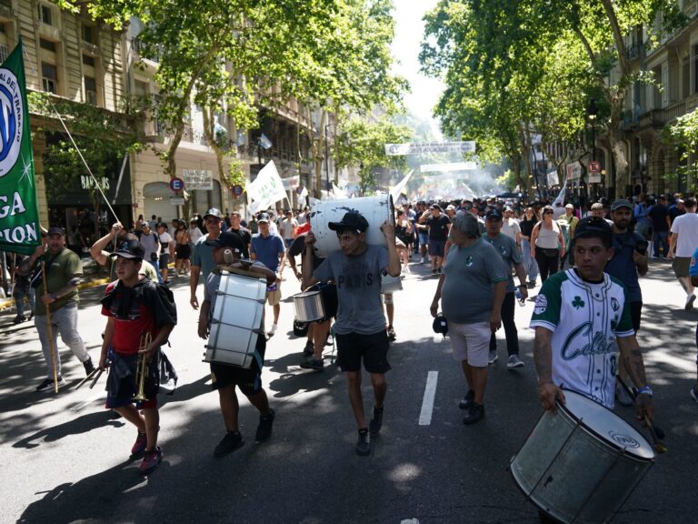 El Gobierno descontará el día a empleados públicos que se sumen a la huelga
