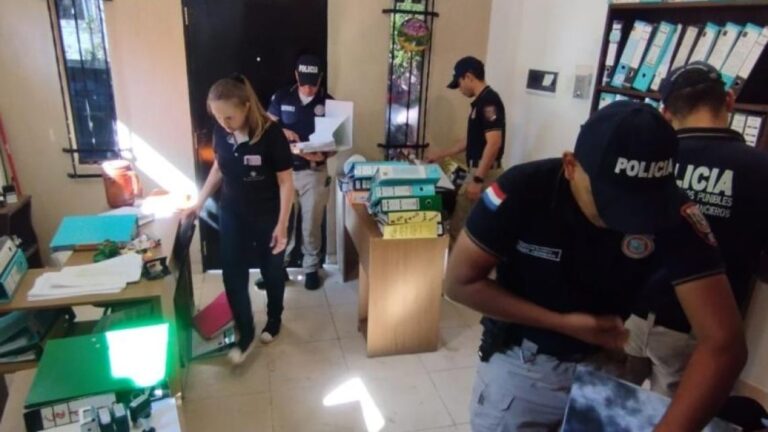 Más de 300 Familias Denuncian Estafa en Viviendas Sociales en Paraguay