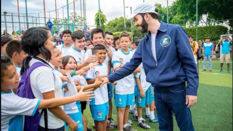 El Salvador incorpora educación financiera desde la escuela primaria