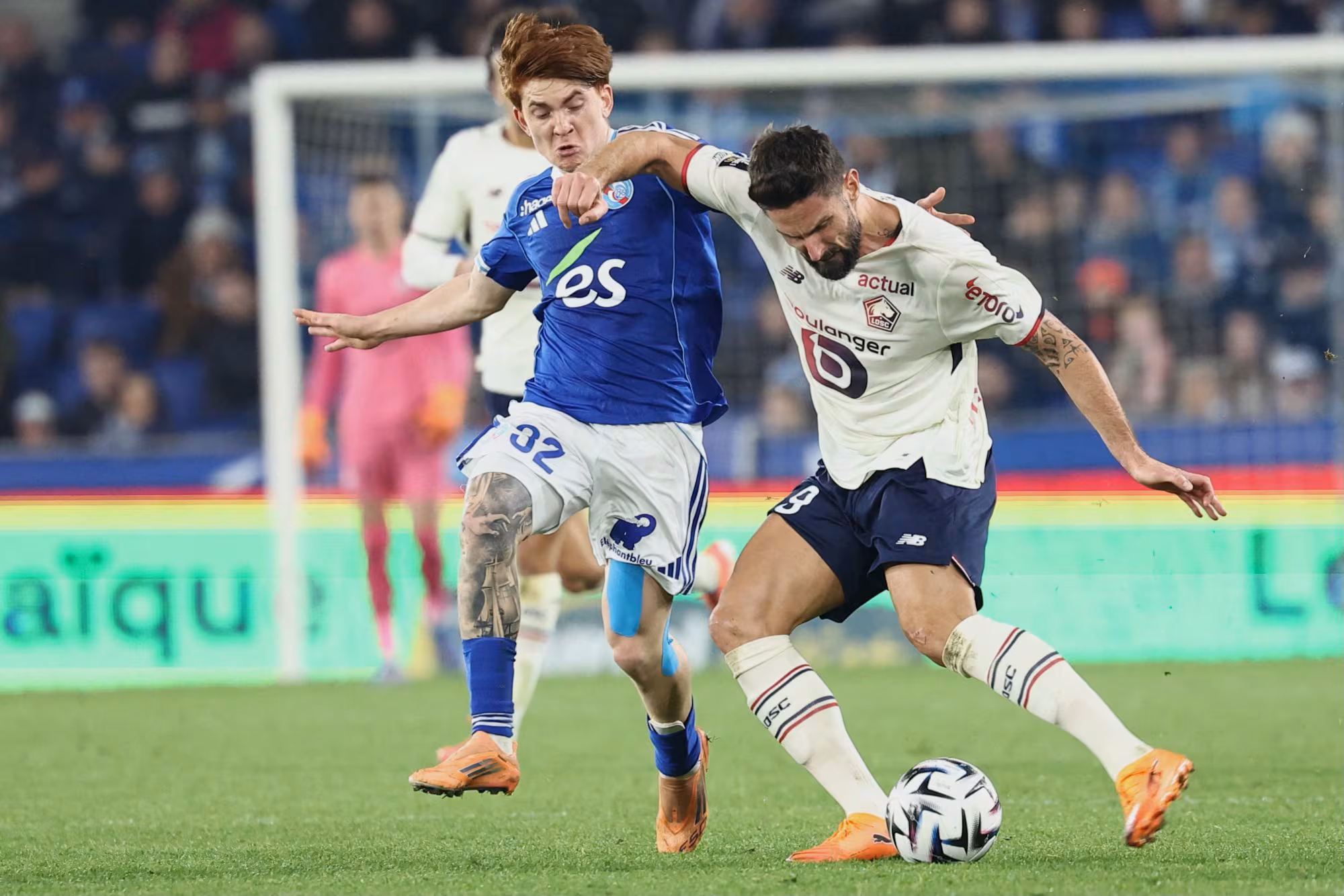 Olivier Giroud, delantero de Lille, en acción