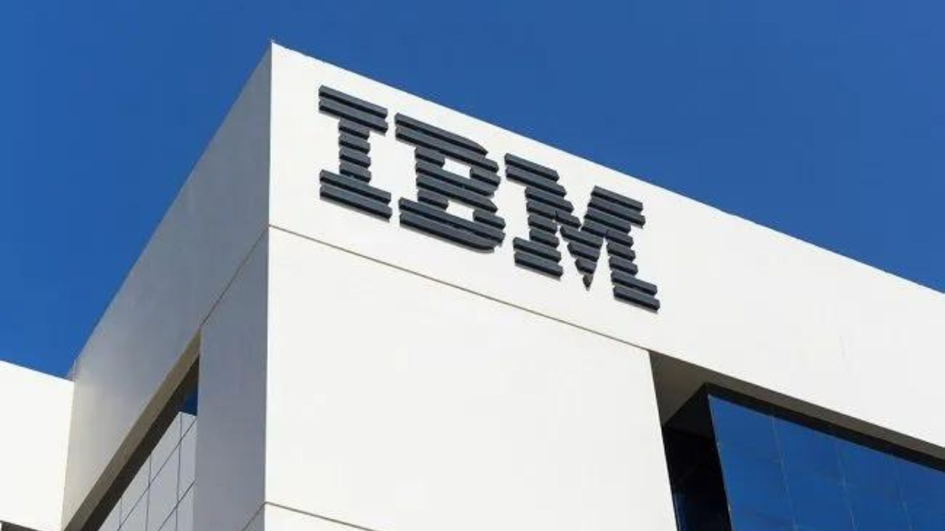 IBM cae un 13% en la bolsa a causa del avance de la IA, principalmente a manos de Anthropic
