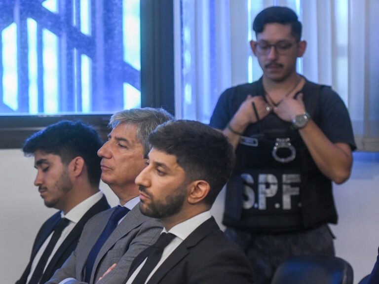 Fiscalía solicita 18 años de cárcel por corrupción y lavado de activos