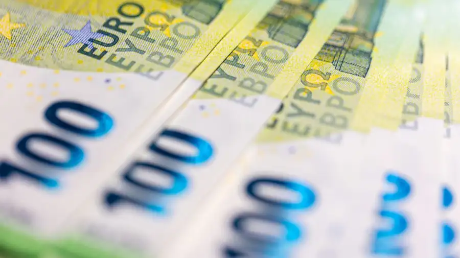 Cierre del euro blue hoy martes 13 de enero del 2026