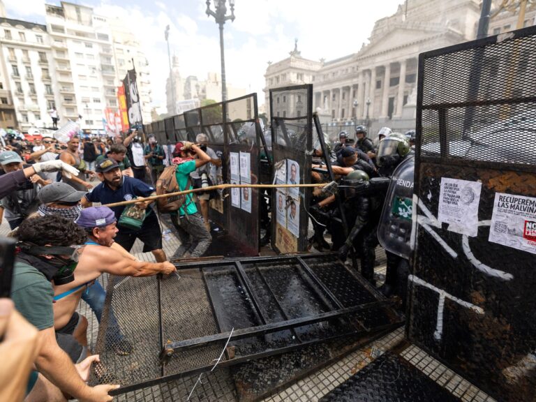 Marchas de izquierda y gremios K se preparan para el paro de la CGT