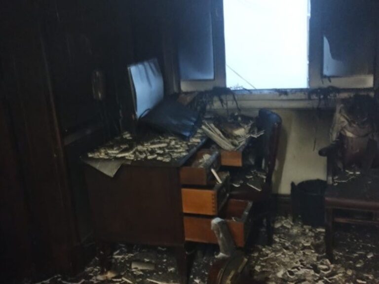 Incendio en la oficina de una senadora de Chubut: dos empleados hospitalizados