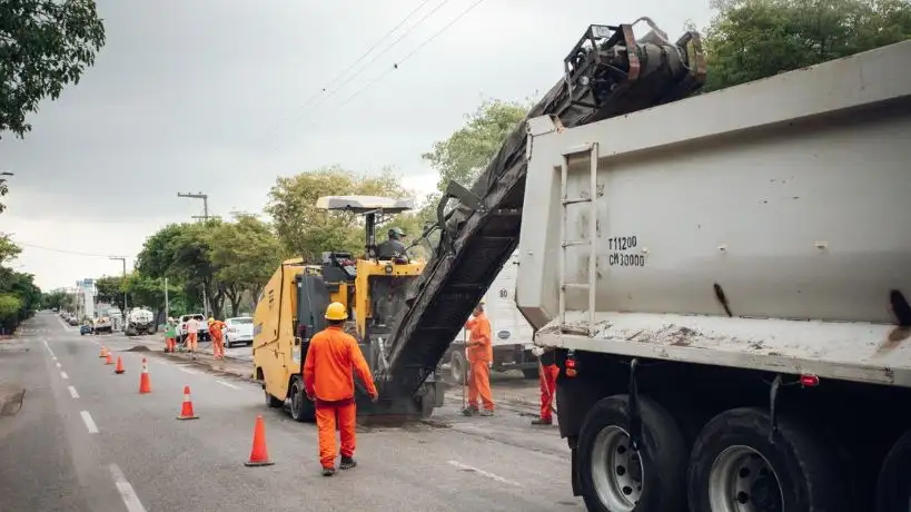 Obras de cloaca y pavimento en Parque Futura y Parque Liceo III