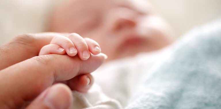 Un juez de San Luis aprueba la adopción de un bebé antes de su nacimiento