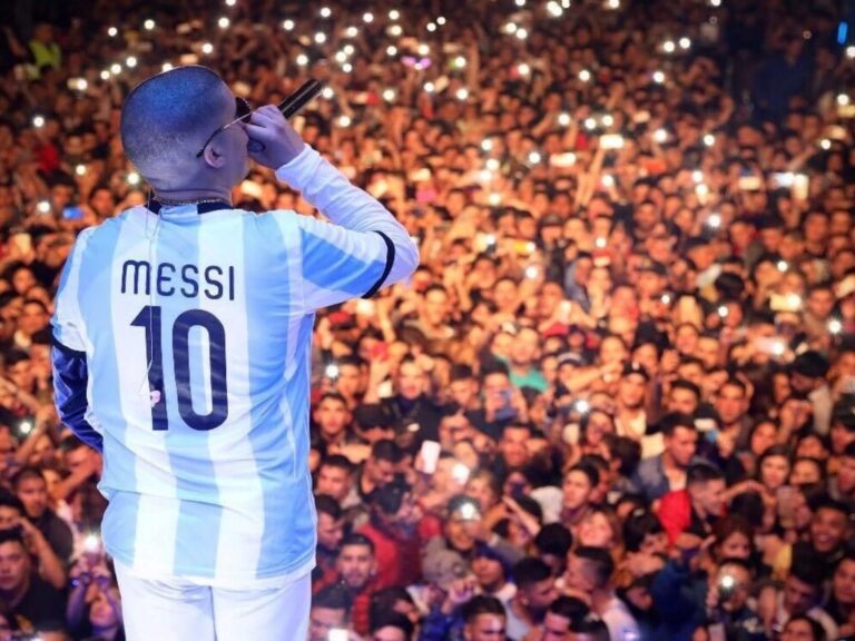 ¿Quién lo contrató? Descubre por qué subía a su seguridad al escenario y cuánto cobraba por sus shows