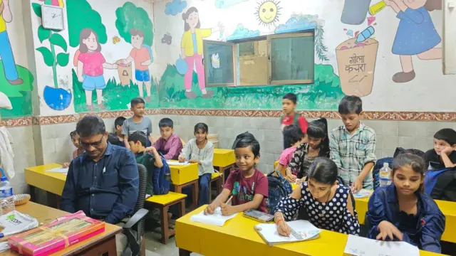 Murales en el centro de aprendizaje de Rouble Nagi