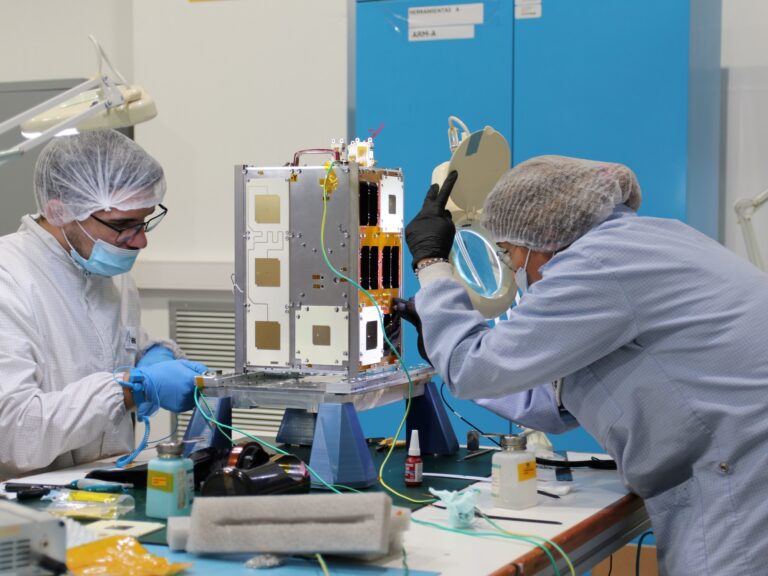 Despegue en marzo: un microsatélite argentino al espacio
