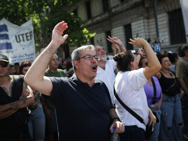 Kirchnerismo advierte: Reforma laboral irá al Senado si se modifican licencias por enfermedad
