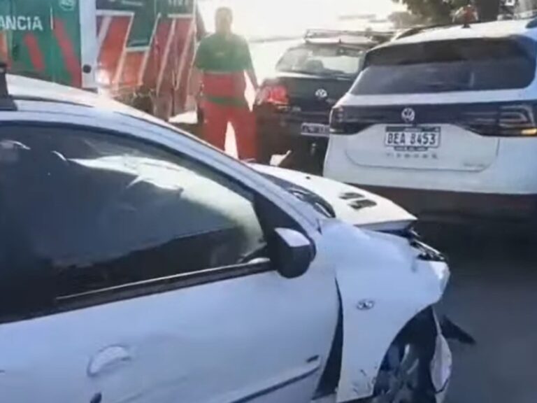 Choque múltiple en la Costanera deja cinco heridos