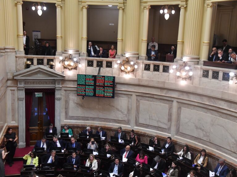 Bullrich intensifica su búsqueda de votos en el Senado para la reforma laboral, mientras LLA afina su estrategia en Diputados