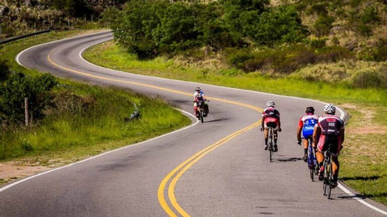 Ciclistas en la Controversia: Debate sobre el Uso de Rutas Provinciales para Entrenamientos