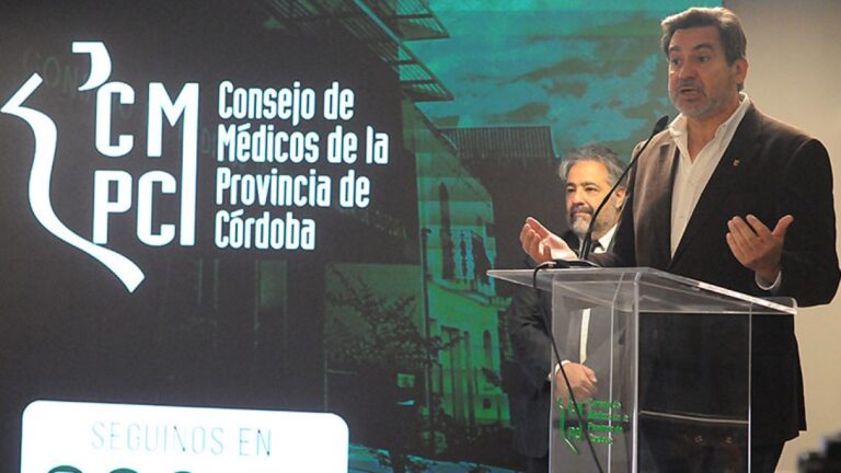 Consejo de Médicos exige regulación para telemedicina y seguros por app